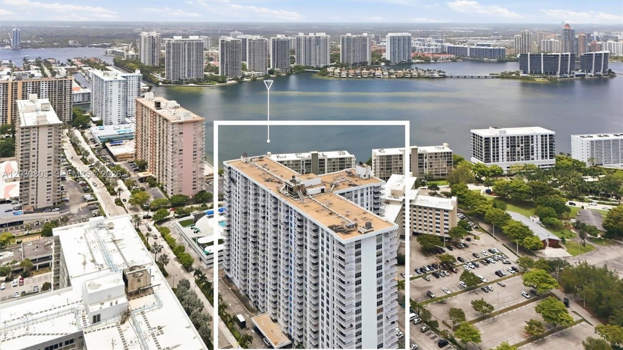 231 174th St , Unit 901, Sunny Isles Beach, FL 33160 Photo