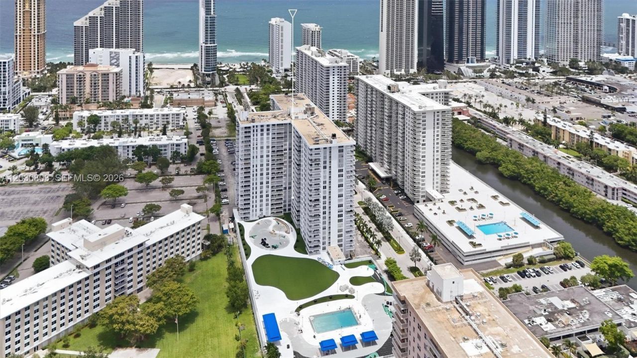 231 174th St , Unit 901, Sunny Isles Beach, FL 33160 Photo