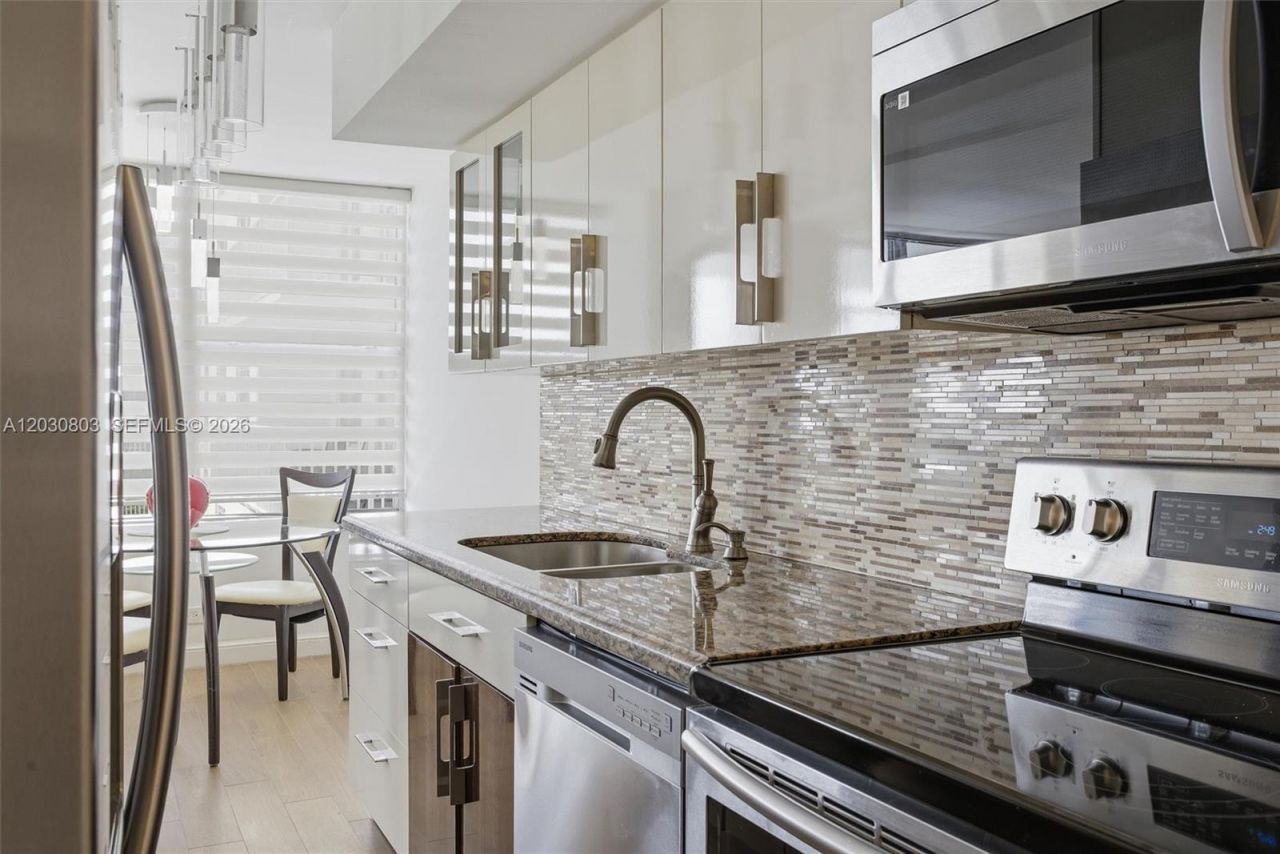 231 174th St , Unit 901, Sunny Isles Beach, FL 33160 Photo