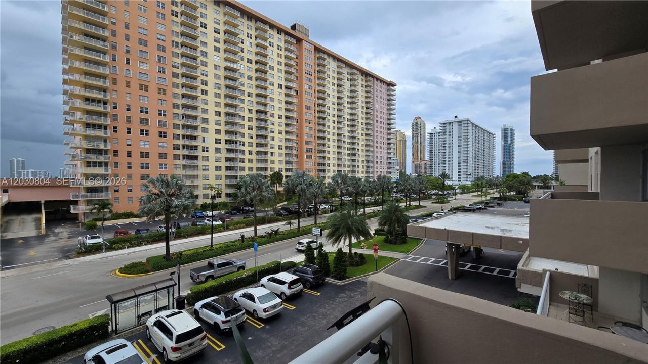 250 174th St , Unit 314, Sunny Isles Beach, FL 33160 Photo