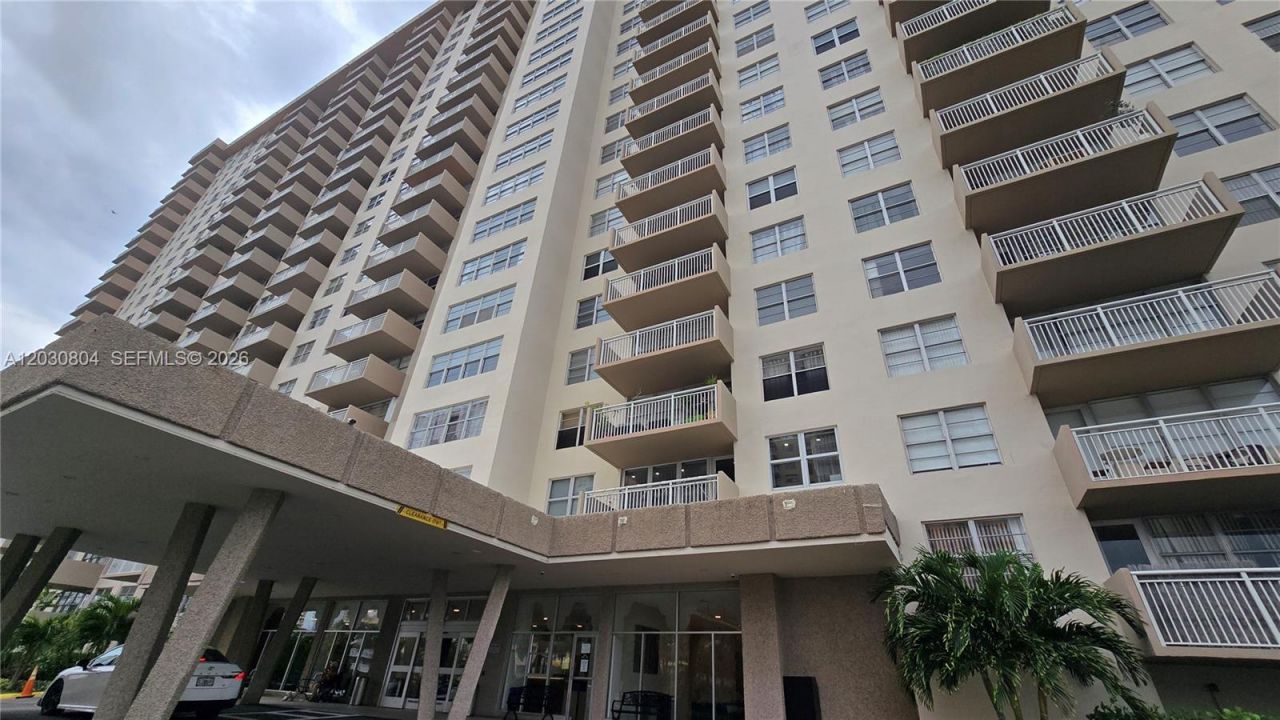 250 174th St , Unit 314, Sunny Isles Beach, FL 33160 Photo