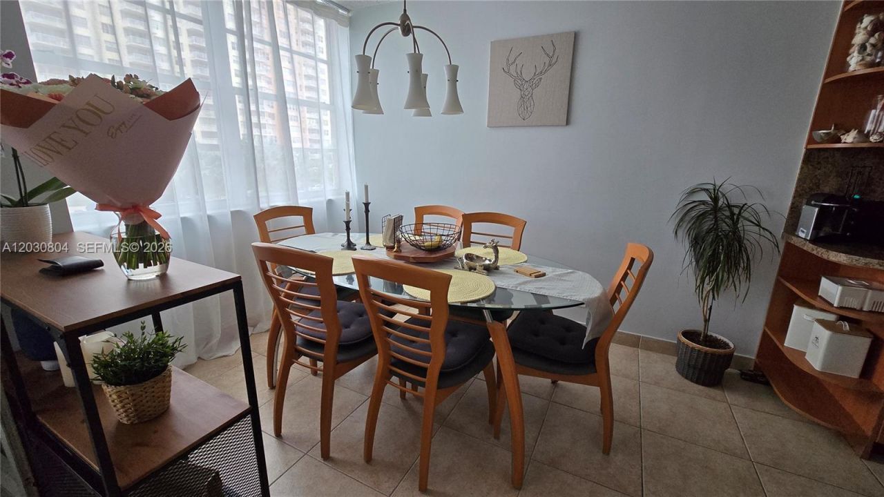 250 174th St , Unit 314, Sunny Isles Beach, FL 33160 Photo