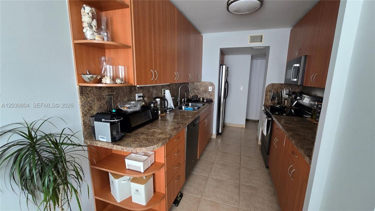 250 174th St , Unit 314, Sunny Isles Beach, FL 33160 Photo