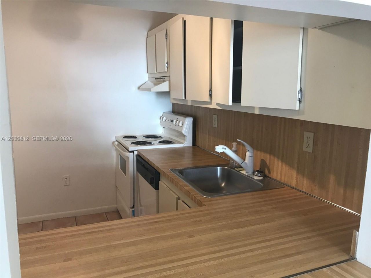 1665 Bay Rd , Unit 416, Miami Beach, FL 33139 Photo