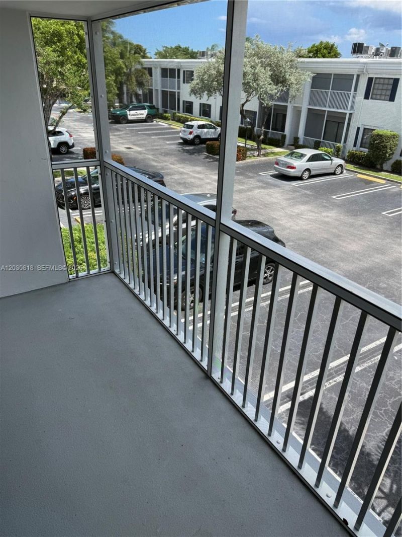 170 Cypress Club Dr , Unit 729, Pompano Beach, FL 33060 Photo