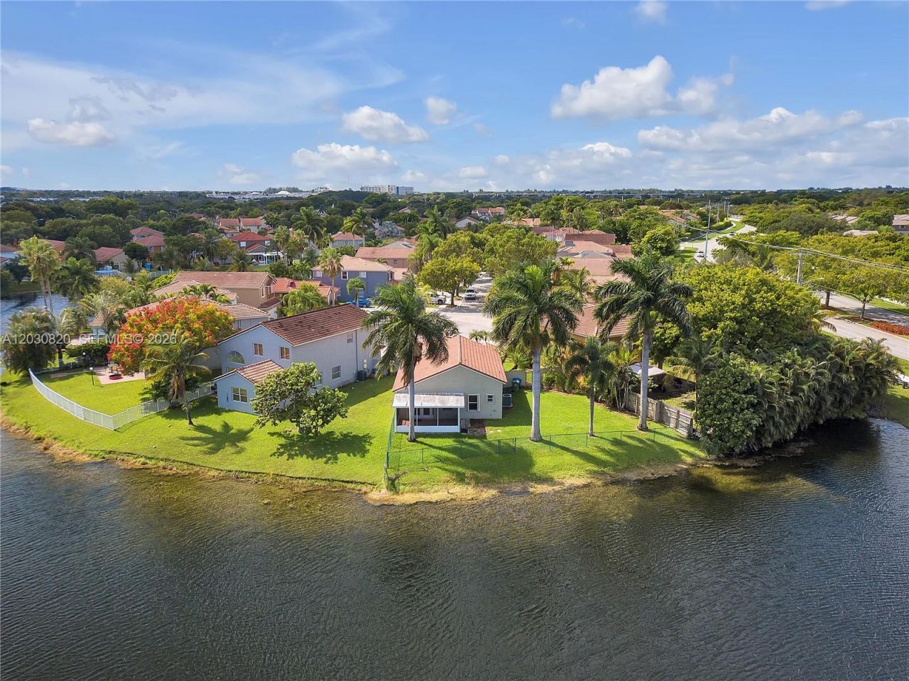 10627 NW 7th St , Pembroke Pines, FL 33026 Photo