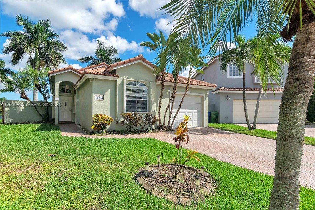10627 NW 7th St , Pembroke Pines, FL 33026 Photo