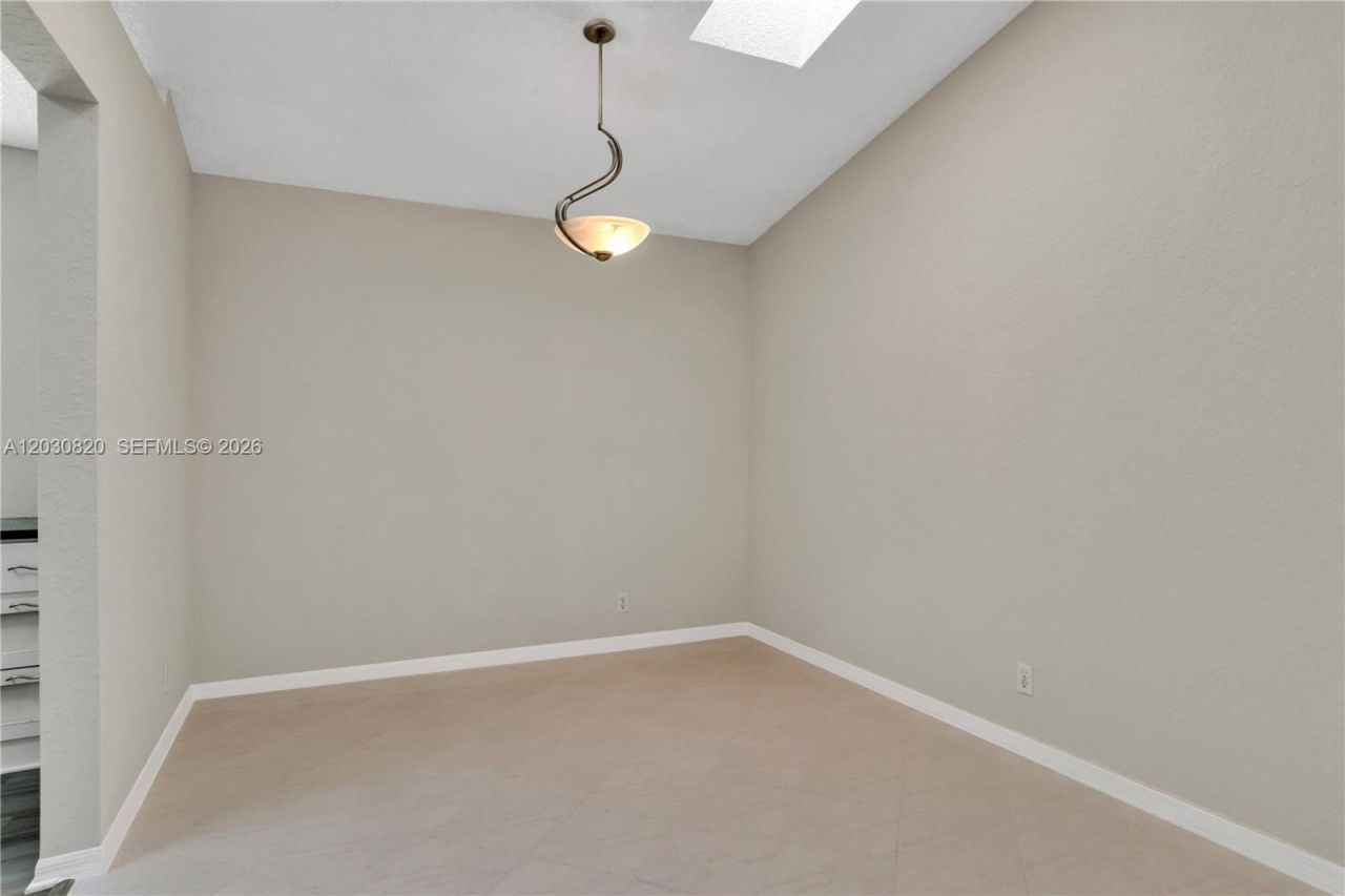 10627 NW 7th St , Pembroke Pines, FL 33026 Photo