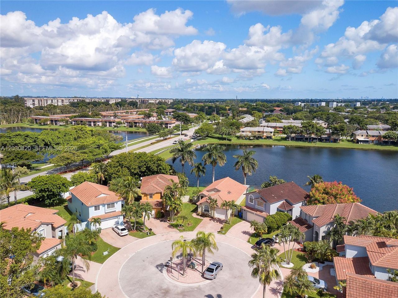 10627 NW 7th St , Pembroke Pines, FL 33026 Photo