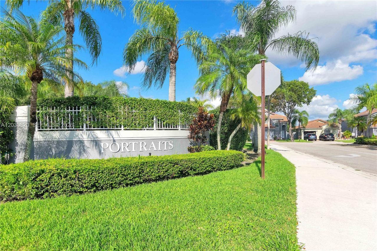 10627 NW 7th St , Pembroke Pines, FL 33026 Photo