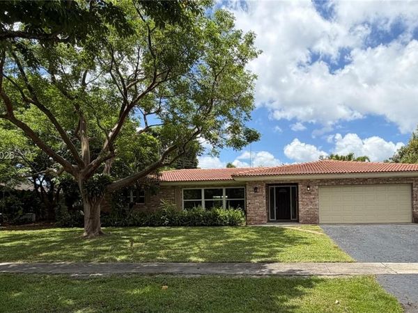 7220 NW 7th St , Plantation, FL 33317