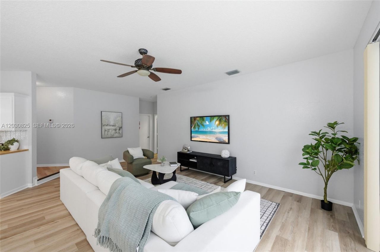 18000 NW 16th St , Pembroke Pines, FL 33029 Photo