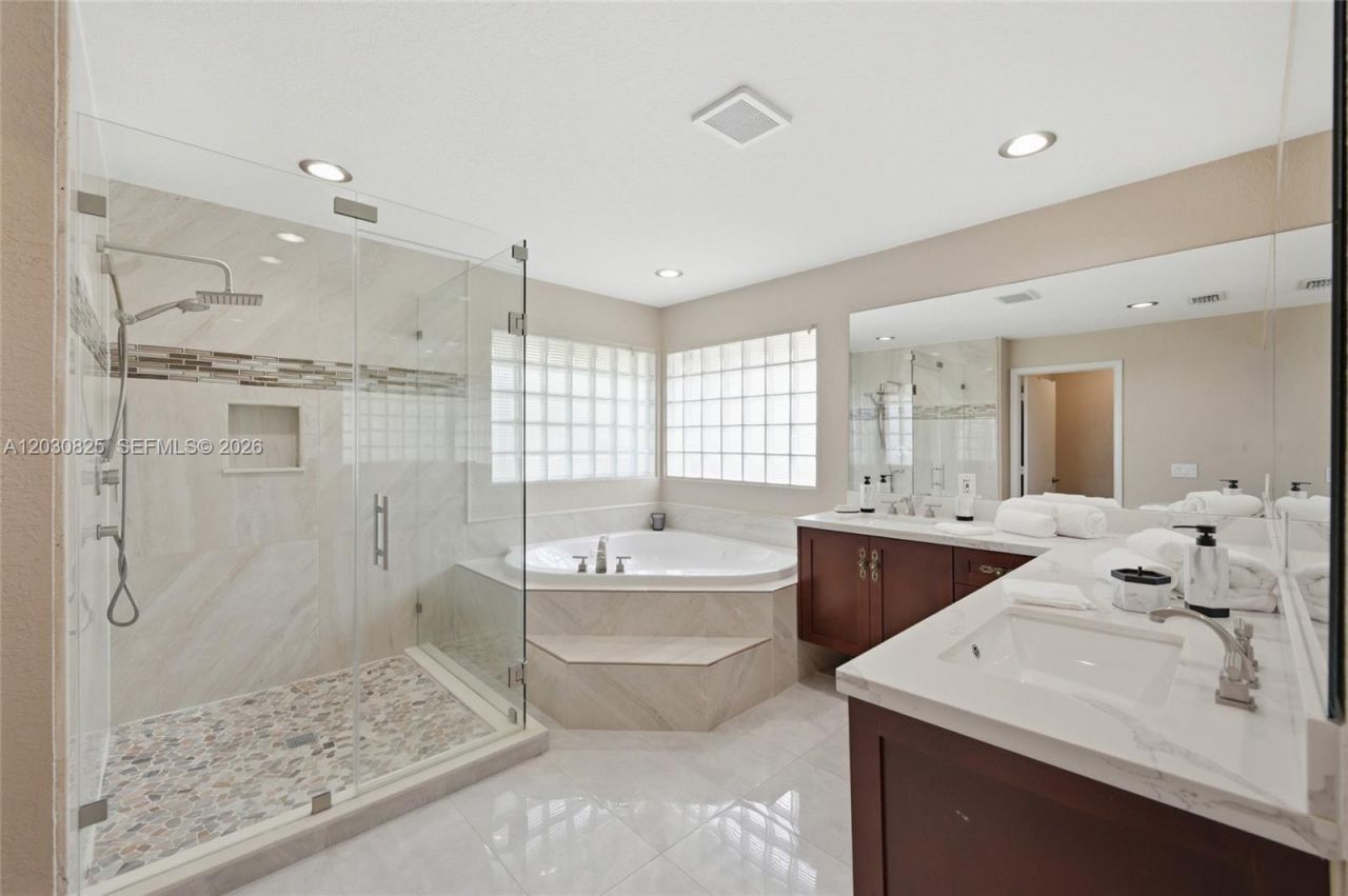 18000 NW 16th St , Pembroke Pines, FL 33029 Photo