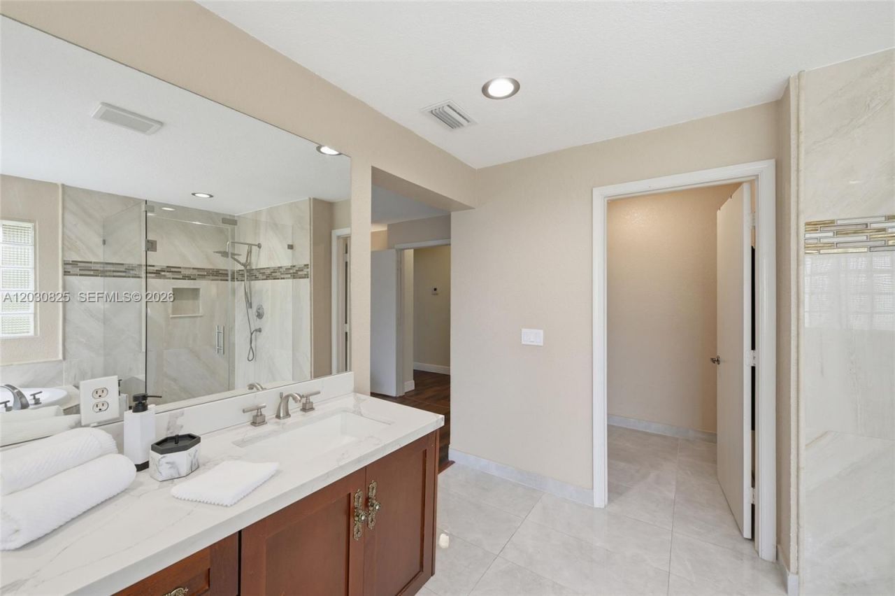18000 NW 16th St , Pembroke Pines, FL 33029 Photo