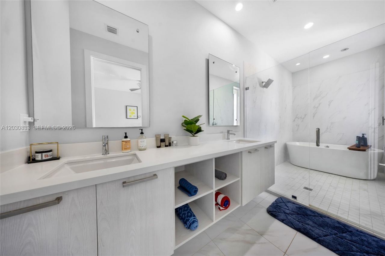 1025 NE 18th Ave , Unit 104, Fort Lauderdale, FL 33304 Photo