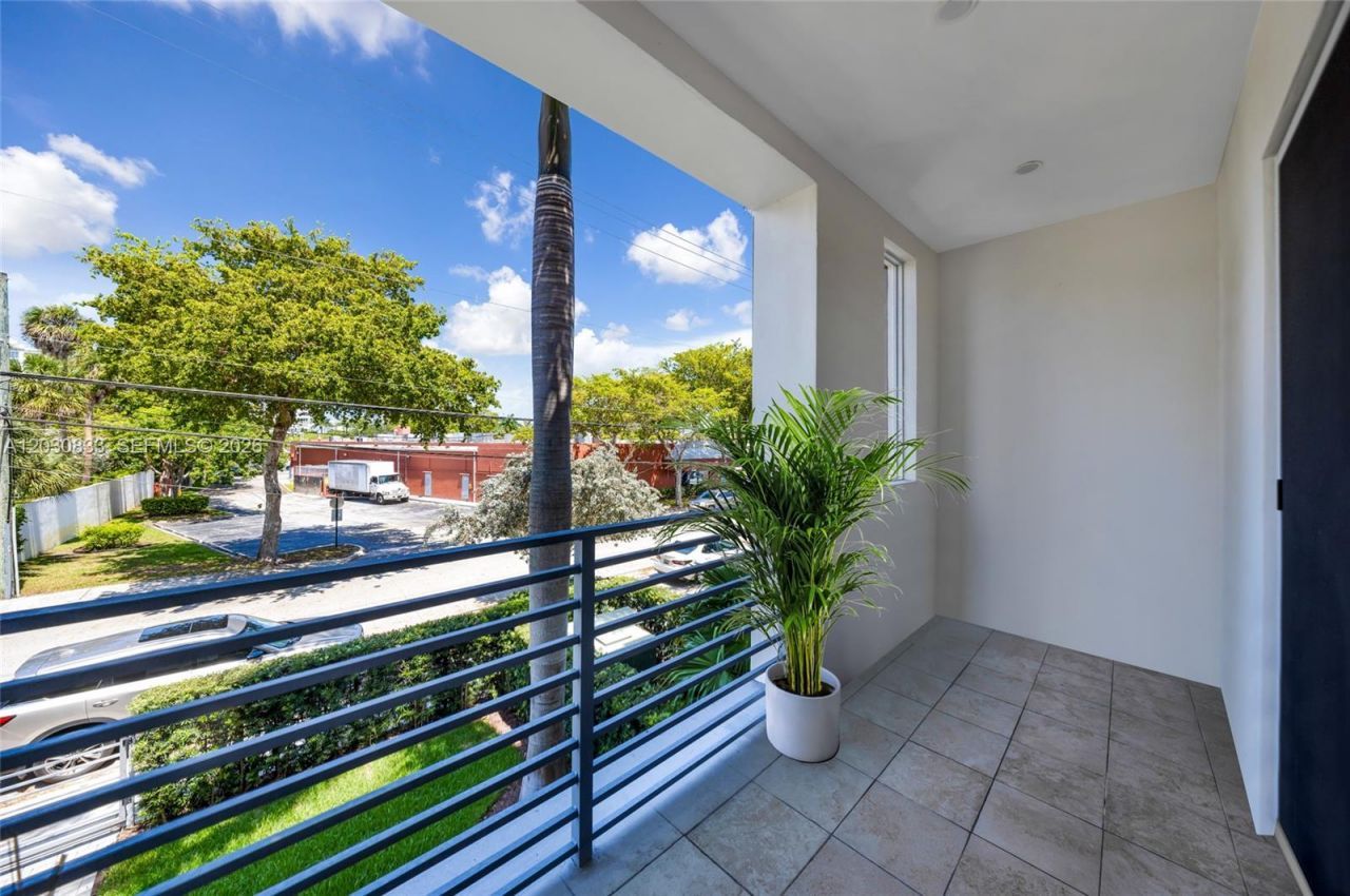 1025 NE 18th Ave , Unit 104, Fort Lauderdale, FL 33304 Photo