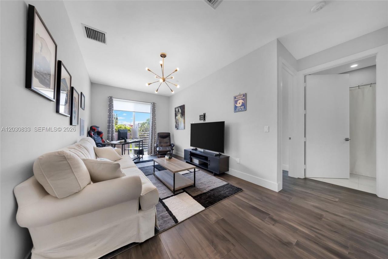 1025 NE 18th Ave , Unit 104, Fort Lauderdale, FL 33304 Photo