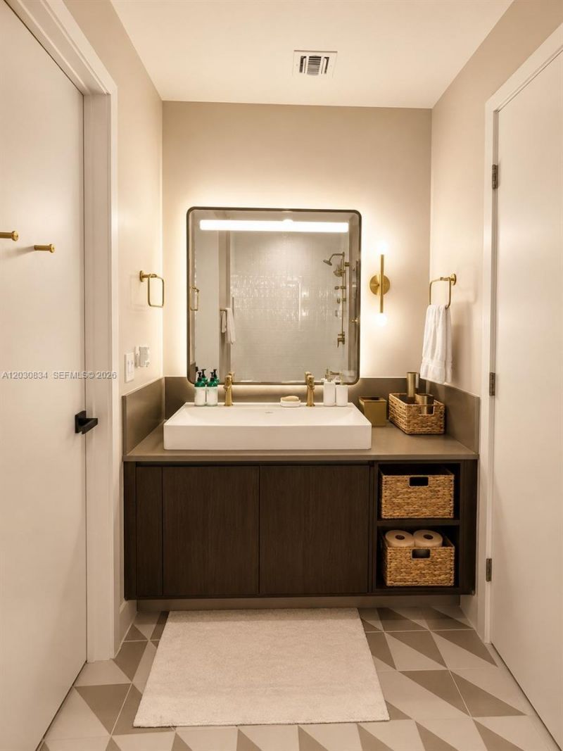 159 NE 6th St, Unit PH5014, Miami, FL 33132 Photo