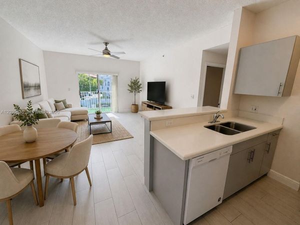 7000 SW 80th St , Unit 216, Miami, FL 33143