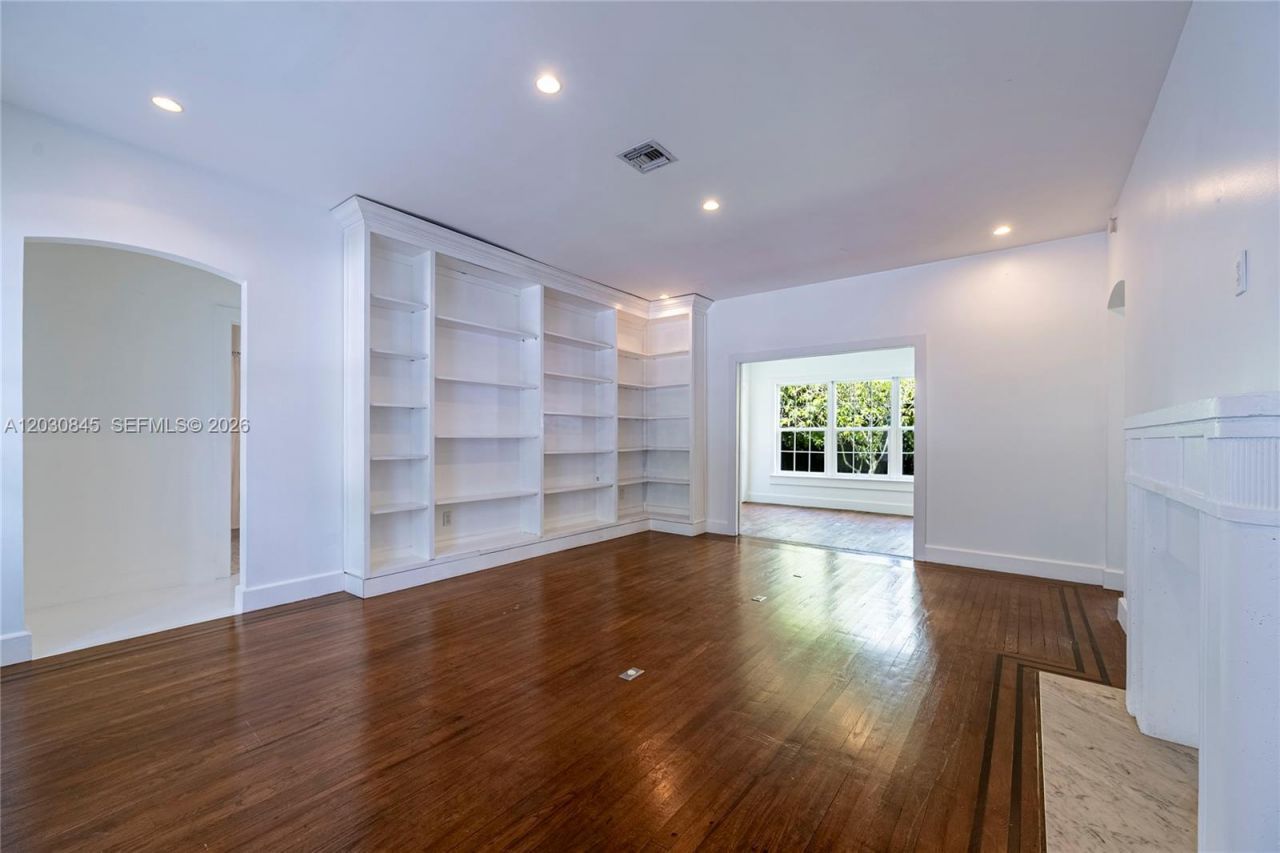 8942 Carlyle Ave , Surfside, FL 33154 Photo