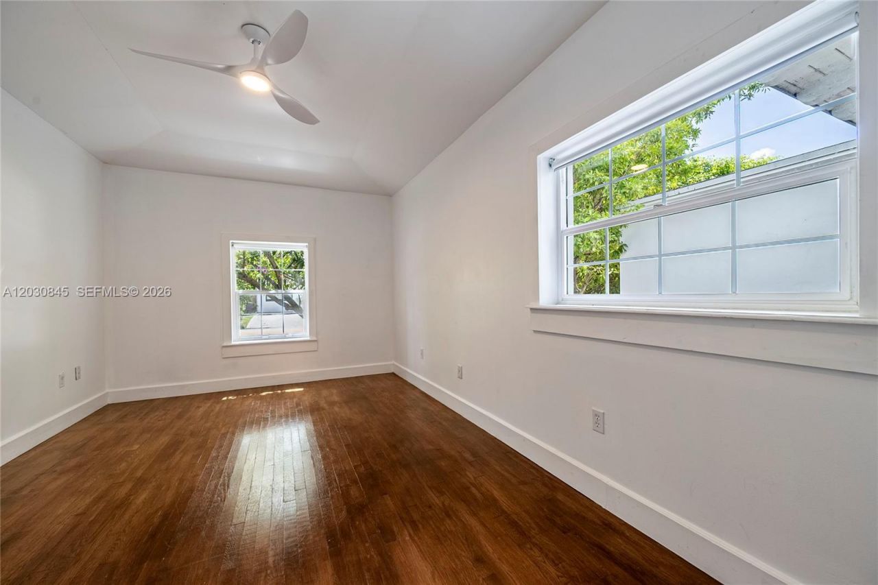 8942 Carlyle Ave , Surfside, FL 33154 Photo