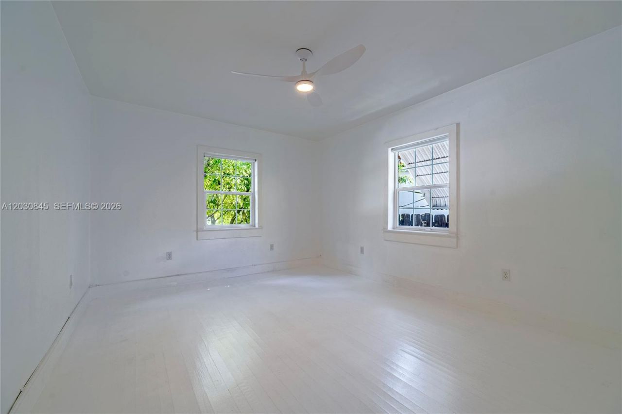 8942 Carlyle Ave , Surfside, FL 33154 Photo