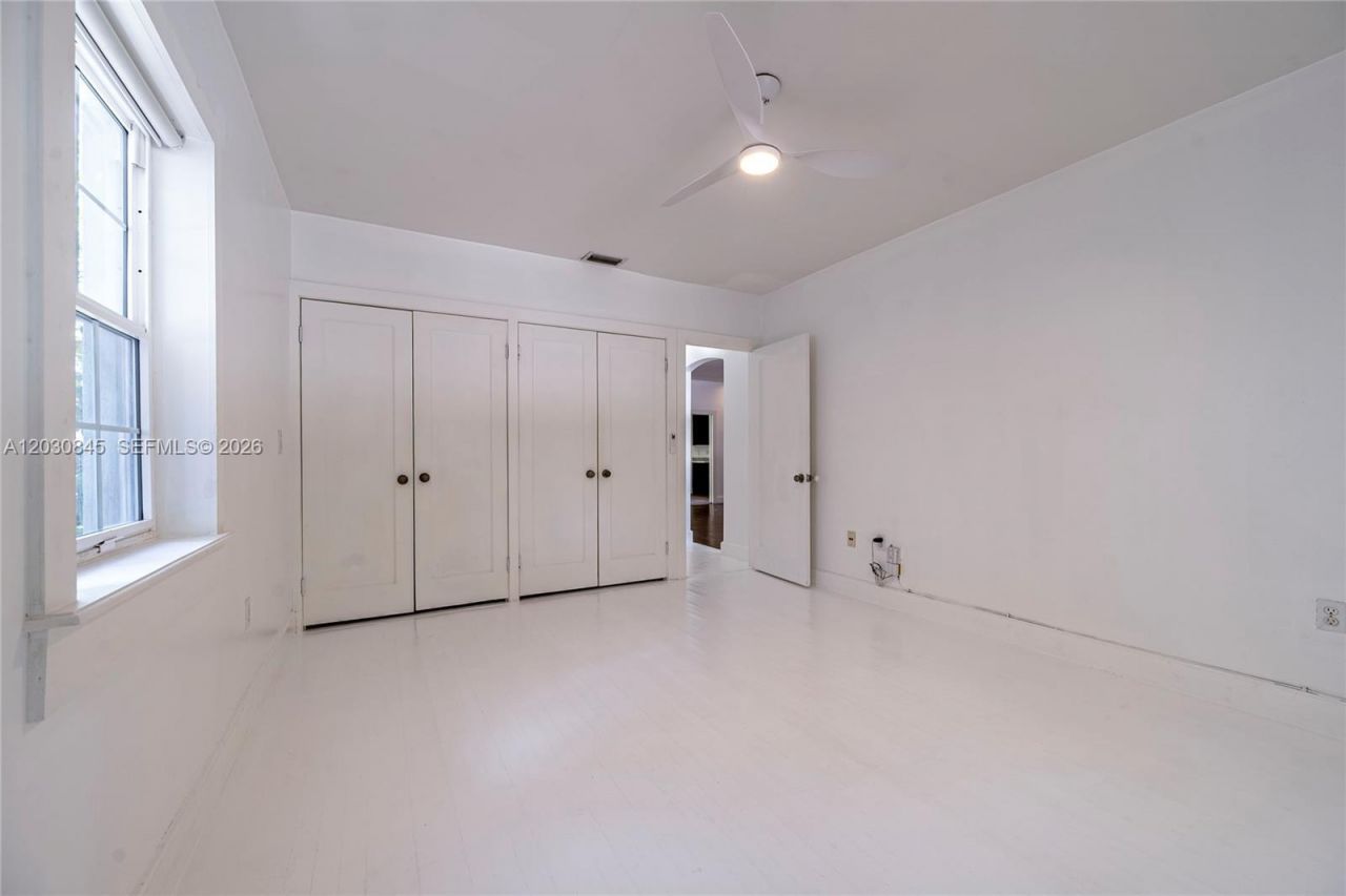 8942 Carlyle Ave , Surfside, FL 33154 Photo