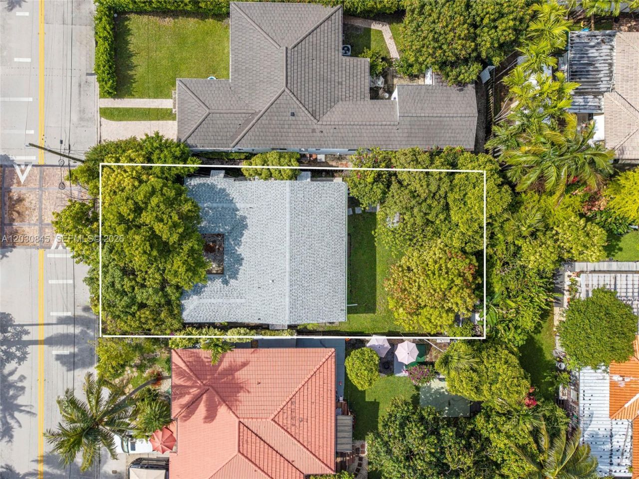 8942 Carlyle Ave , Surfside, FL 33154 Photo