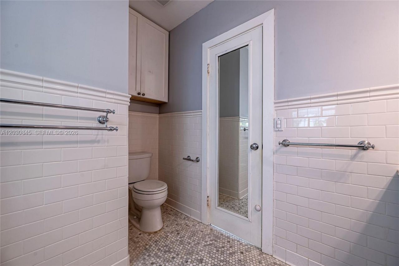 8942 Carlyle Ave , Surfside, FL 33154 Photo
