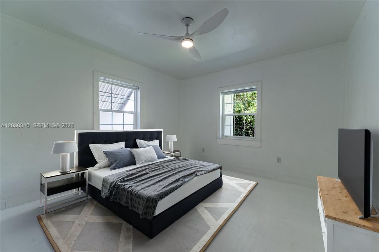 8942 Carlyle Ave , Surfside, FL 33154 Photo