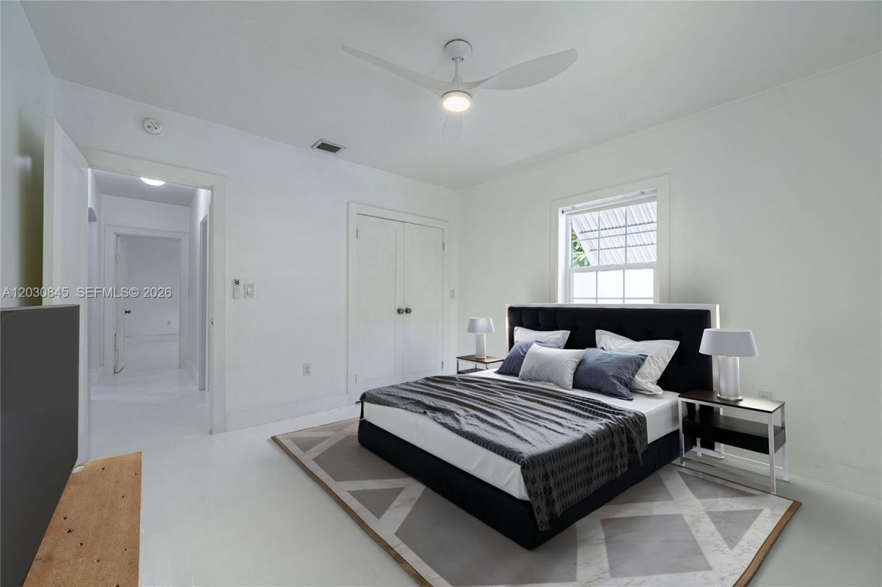 8942 Carlyle Ave , Surfside, FL 33154 Photo