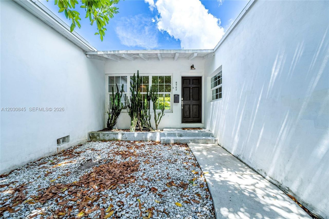 8942 Carlyle Ave , Surfside, FL 33154 Photo