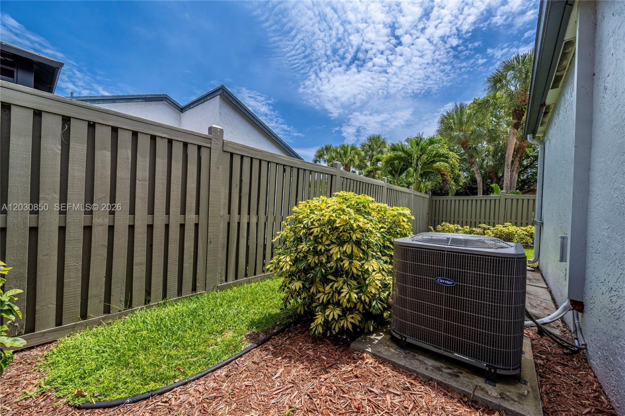 6561 Sutton Ct, Parkland, FL 33067 Photo