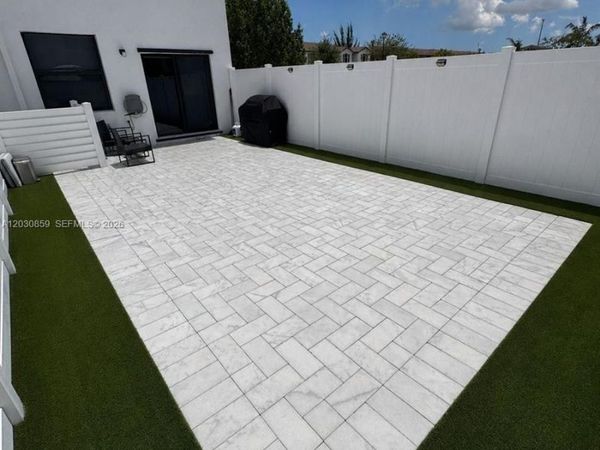 10908 W 32nd Ln , Hialeah, FL 33018