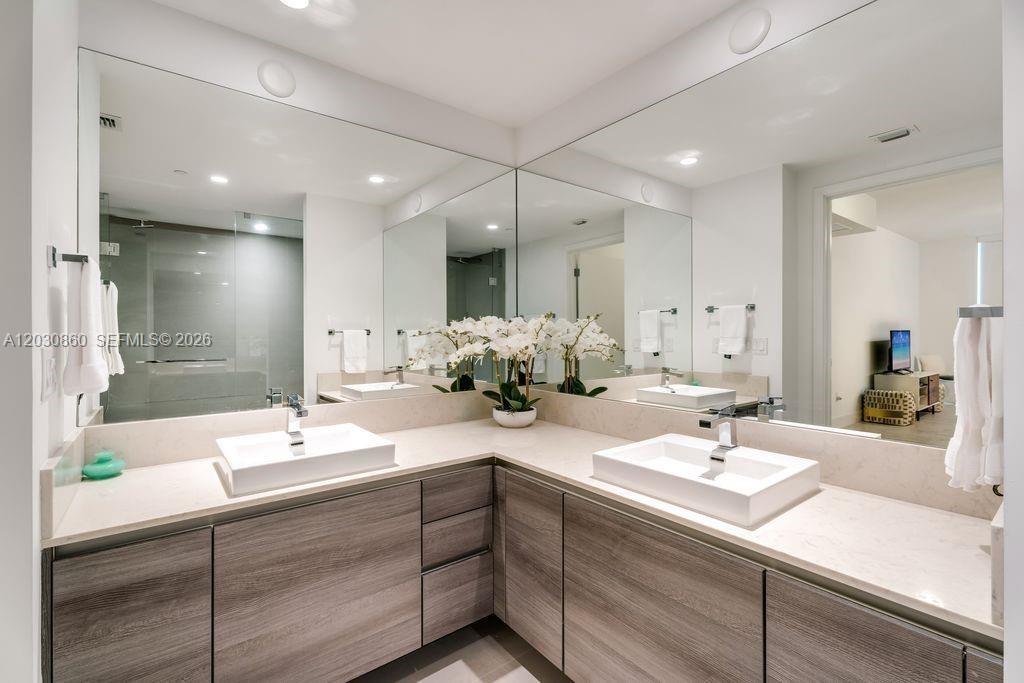 1080 Brickell Ave , Unit 3602, Miami, FL 33131 Photo