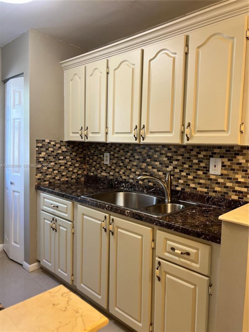 15600 SW 80th St , Unit L-212, Miami, FL 33193 Photo