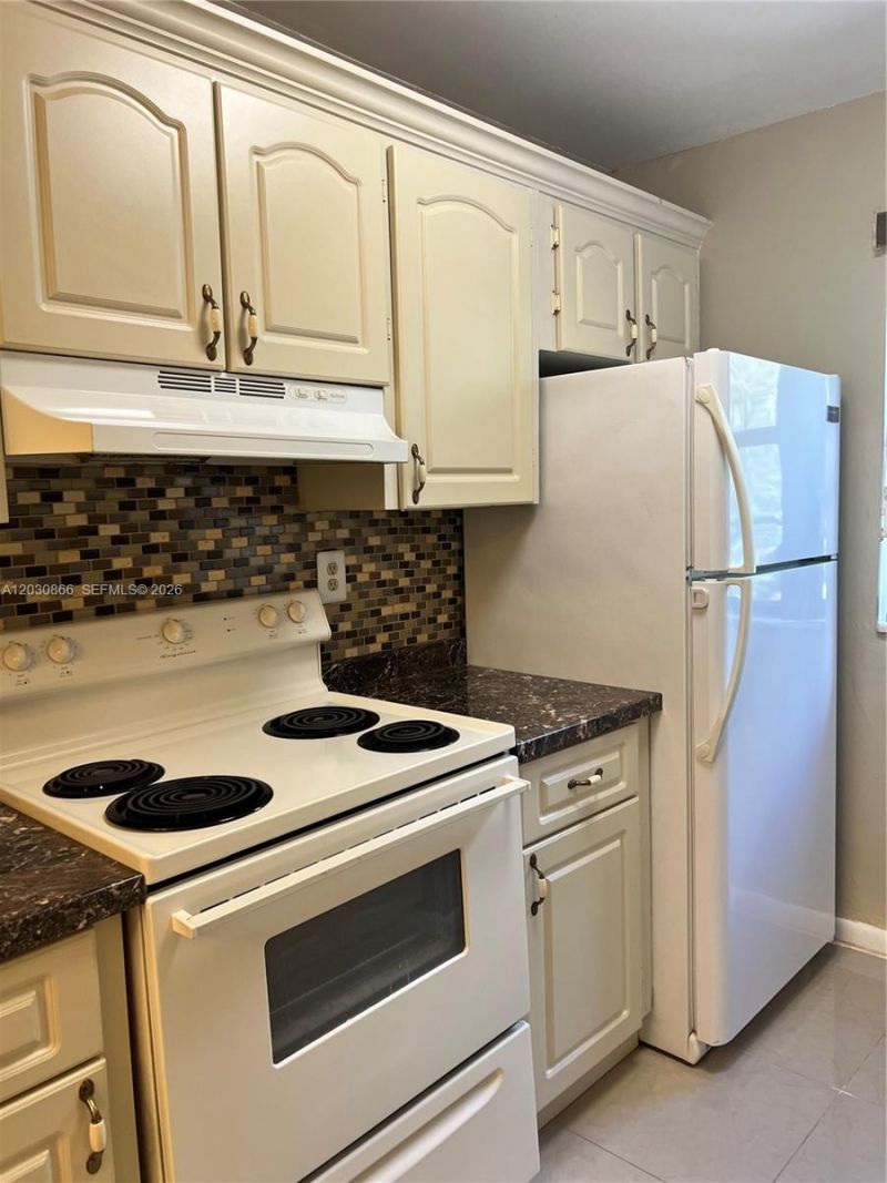 15600 SW 80th St , Unit L-212, Miami, FL 33193 Photo