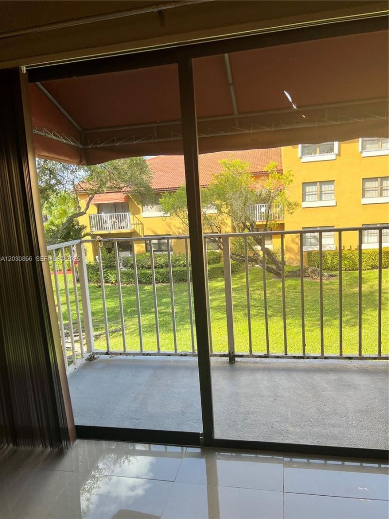 15600 SW 80th St , Unit L-212, Miami, FL 33193 Photo