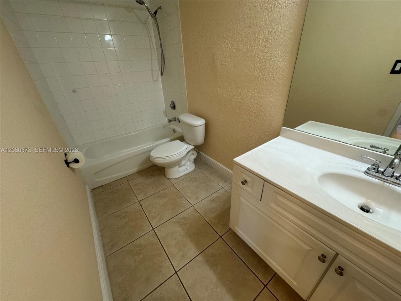 5201 Geneva Way , Unit 308, Doral, FL 33166 Photo