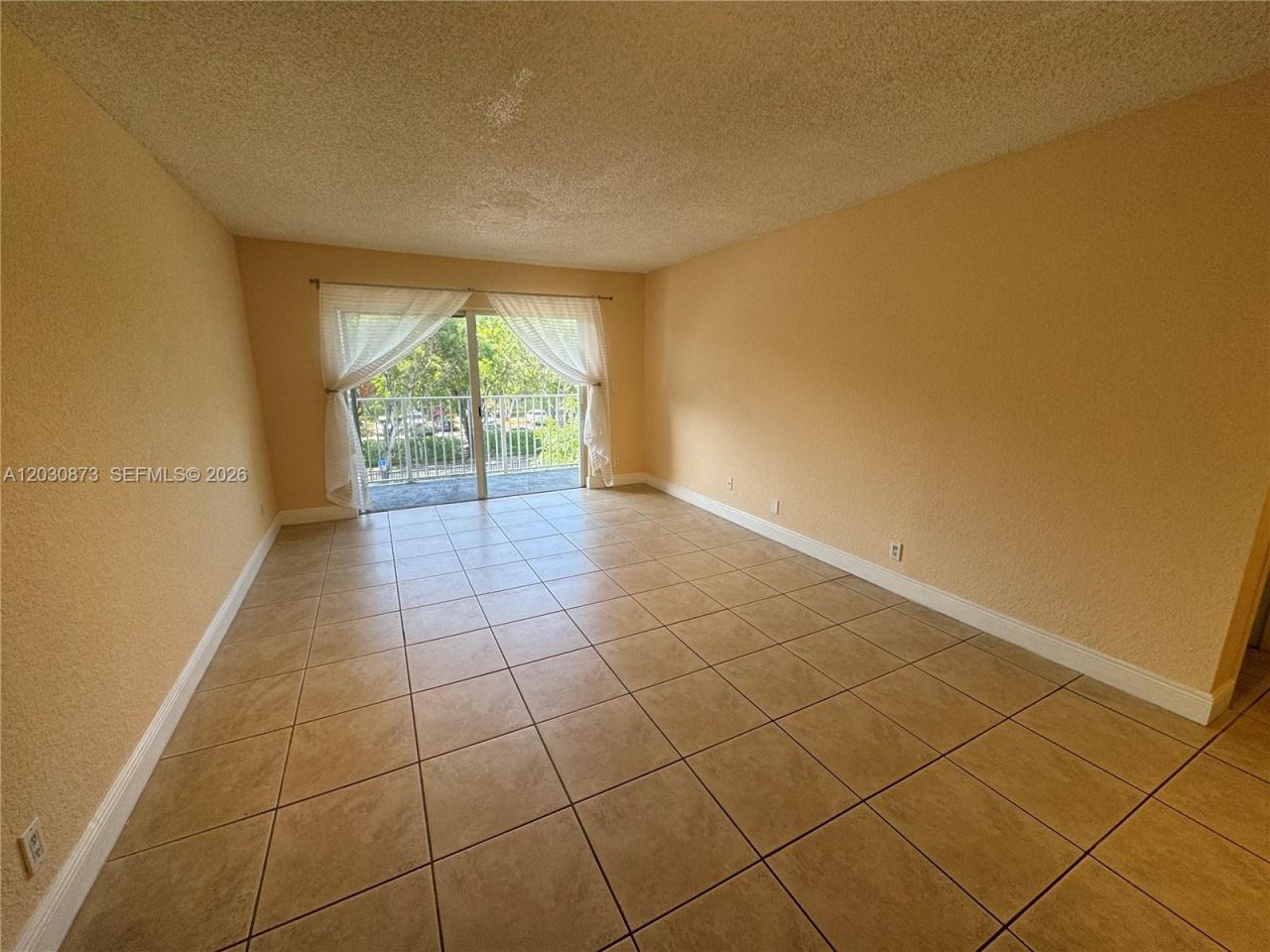 5201 Geneva Way , Unit 308, Doral, FL 33166 Photo
