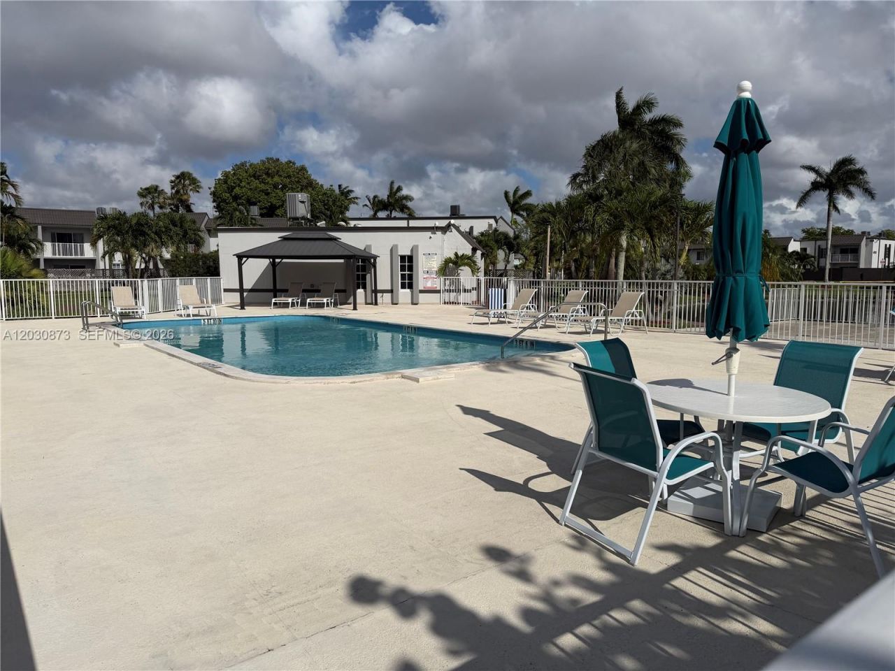 5201 Geneva Way , Unit 308, Doral, FL 33166 Photo