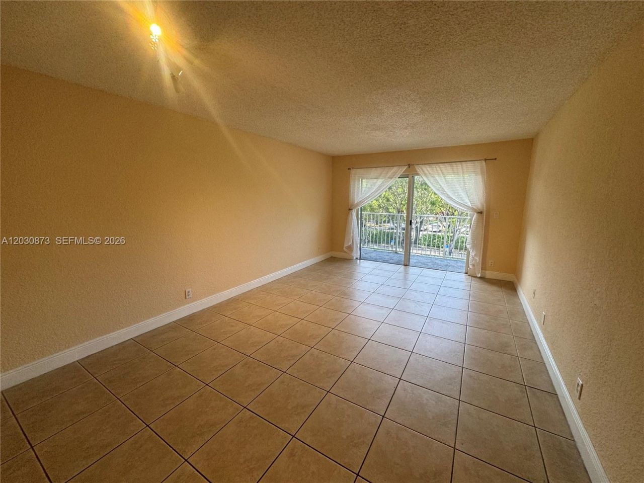 5201 Geneva Way , Unit 308, Doral, FL 33166 Photo