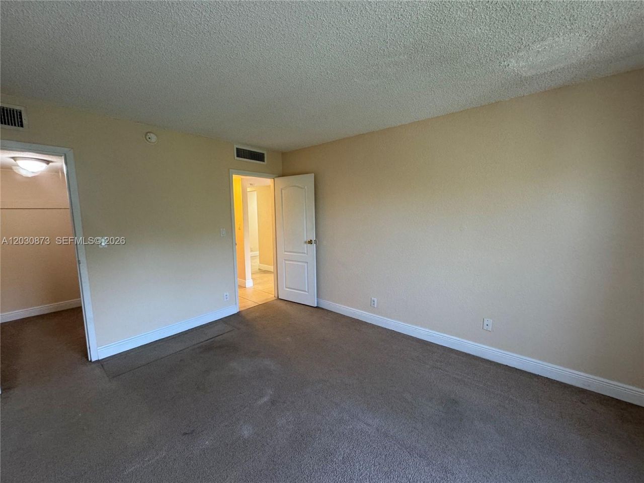 5201 Geneva Way , Unit 308, Doral, FL 33166 Photo