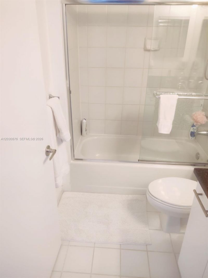 3300 NE 192nd St , Unit 1811, Aventura, FL 33180 Photo