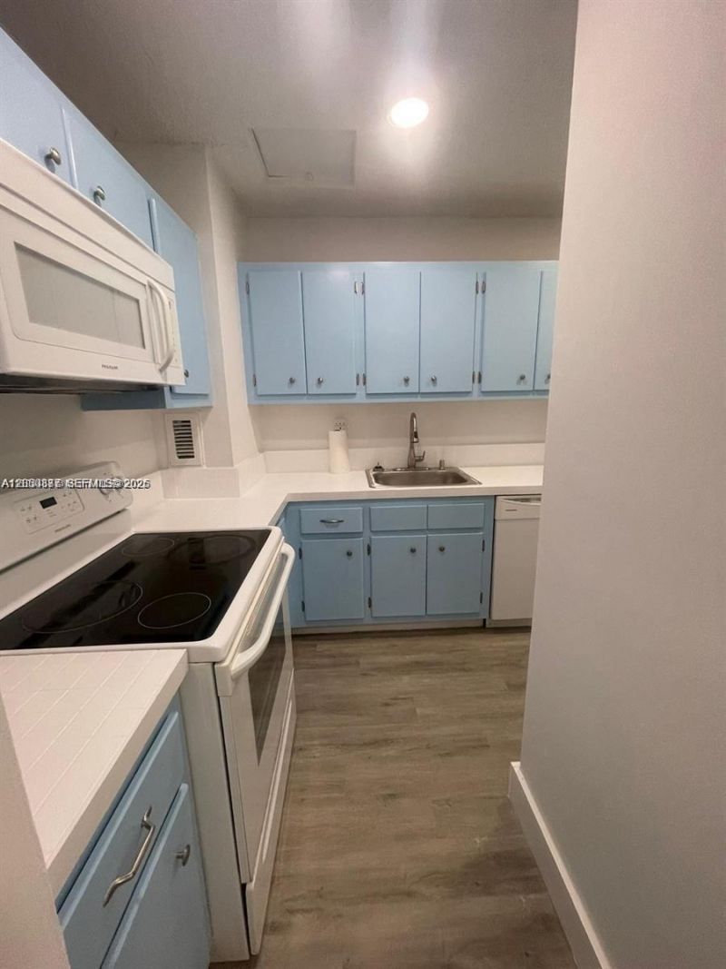 1865 79th St Cswy , Unit 1L, North Bay Village, FL 33141 Photo