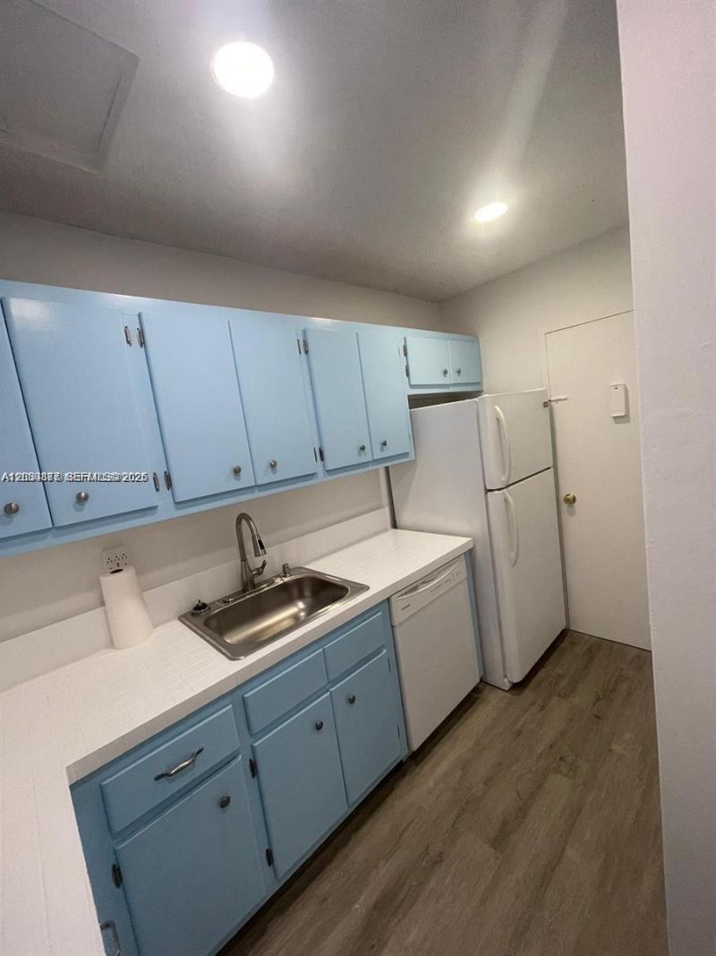 1865 79th St Cswy , Unit 1L, North Bay Village, FL 33141 Photo