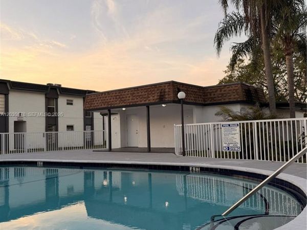 7250 SW 94th Pl , Unit B8, Miami, FL 33173