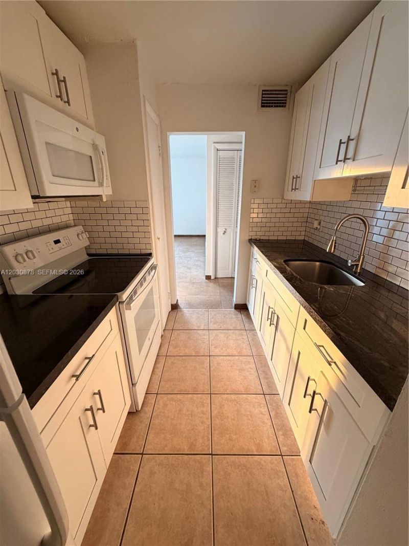 7250 SW 94th Pl , Unit B8, Miami, FL 33173 Photo