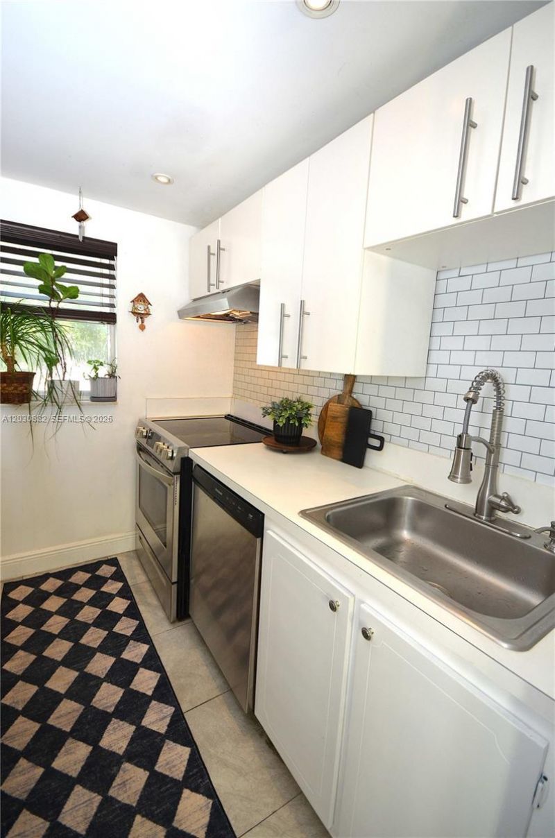 7561 NW 16th St , Unit 2303, Plantation, FL 33313 Photo