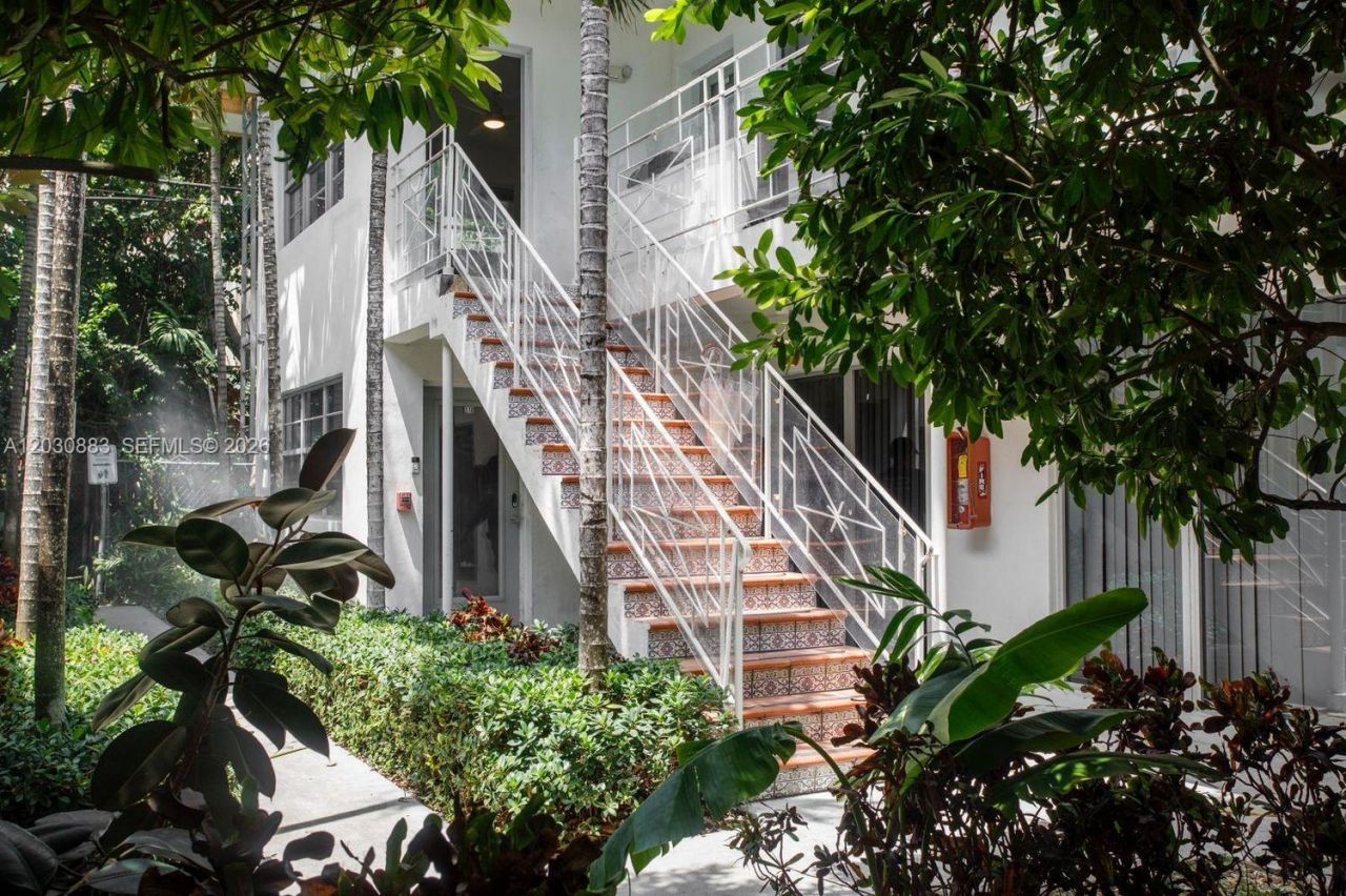 1568 Pennsylvania Ave, Unit 328, Miami Beach, FL 33139 Photo